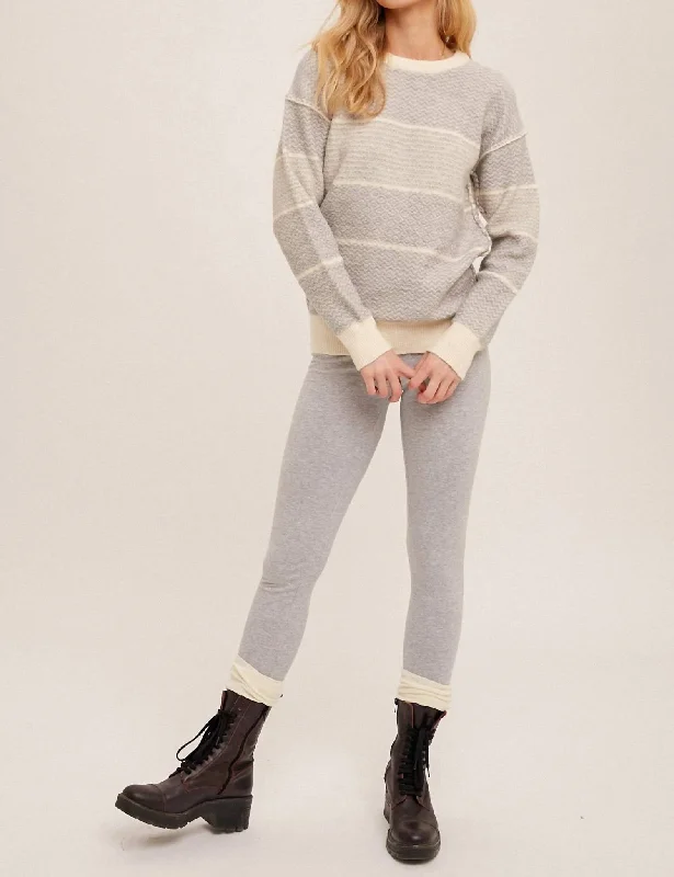 Textured Two-Tone Pullover Sweater In Grey